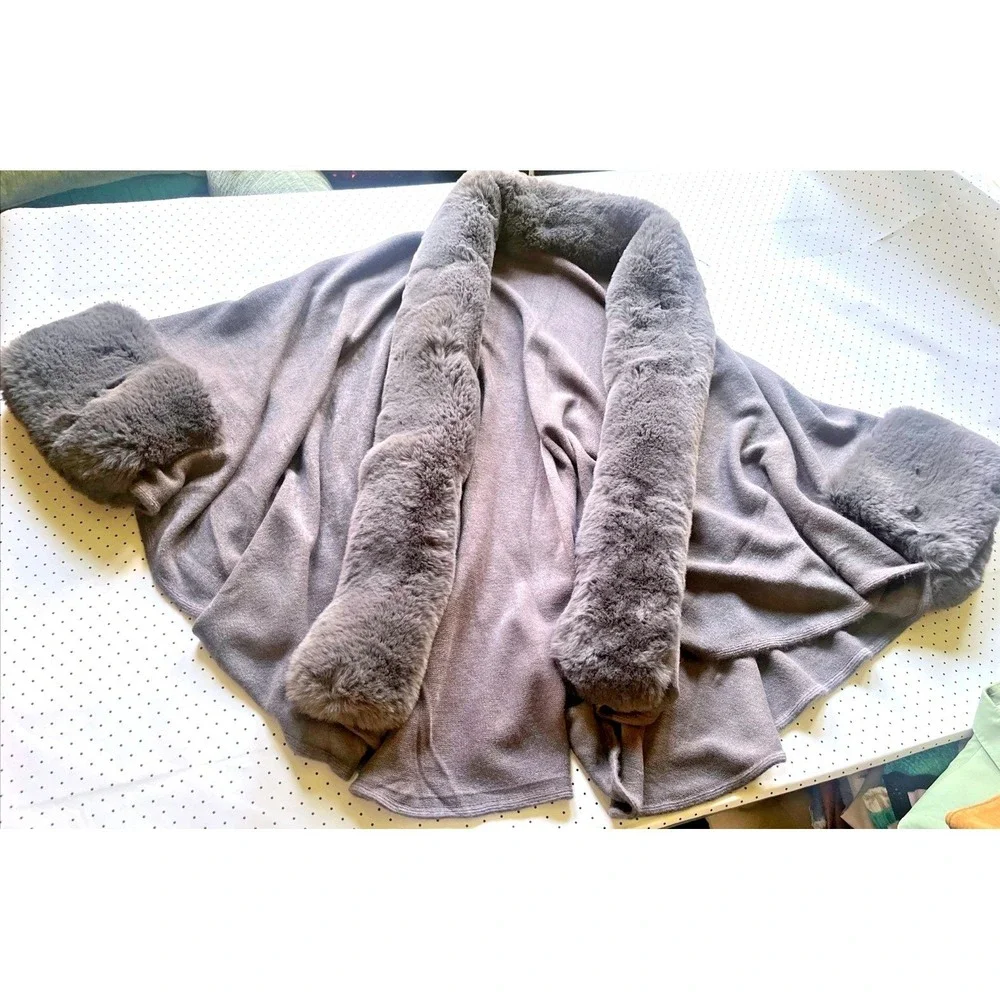 Luxury Faux Fur Trim Knit Poncho Wrap Shawl Cardigan One Size Dark Gray
